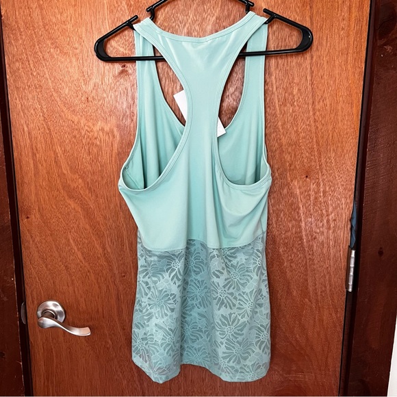 NWT Fabletics Cashel Racerback Tank II - Picture 5 of 8